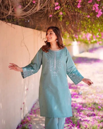 Elegant Green Kurta Pant Set for Women  Casual & Festive Wear