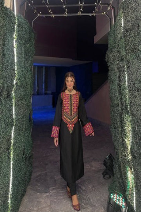 Elegant Black Embroidered Kurta Set for Women Premium Ethnic Wear