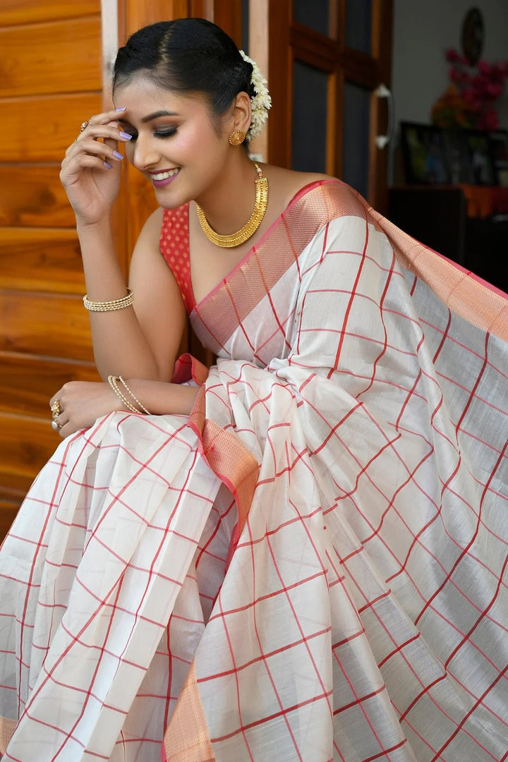 Festival Wear White And Red Color Maheshwari Saree With Golden Zari Pallu
