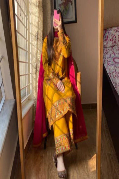 Elegant Mustard Yellow Printed Kurta Set for Women Premium Ethnic Wear