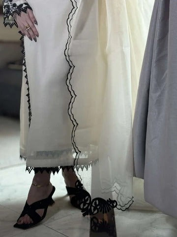 Luxury White Kurti Set with Floral Design Elegant Traditional Look
