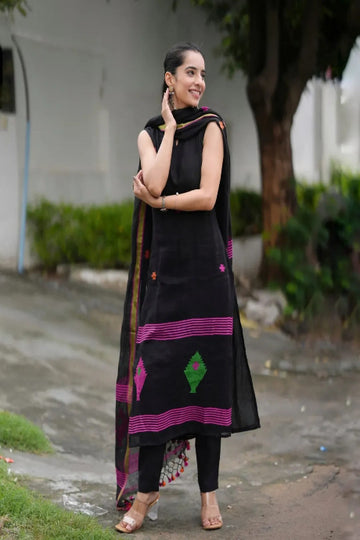 Black Sleeveless Kurta Set with Handwoven Motifs & Dupatta