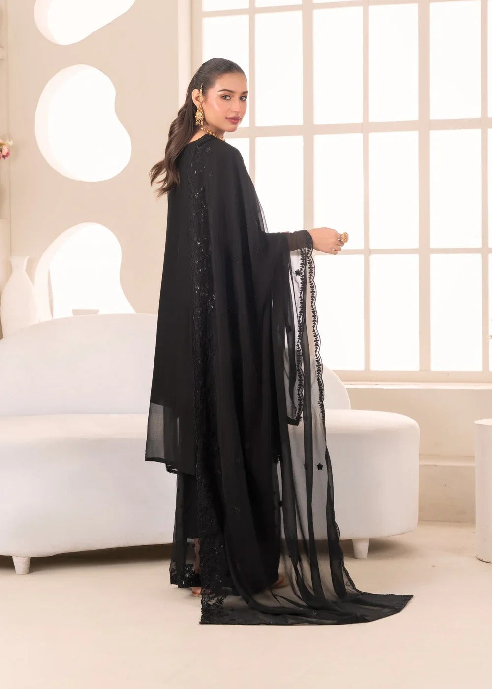 Women’s Black Embroidered Kurta Pant Dupatta Set