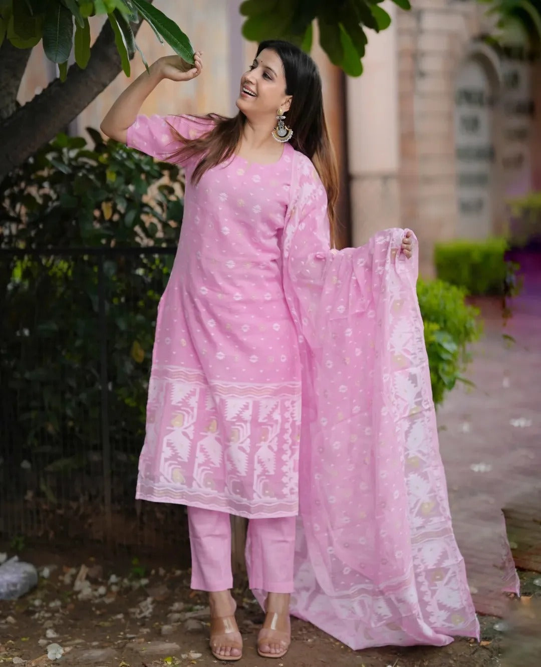 Stylish Baby Pink Ethnic Kurta Set for Women
