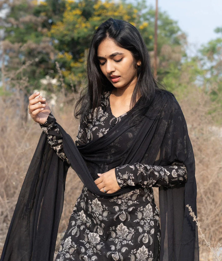 Elegant Black Printed Kurta Set for Women Stylish Ethnic Wear