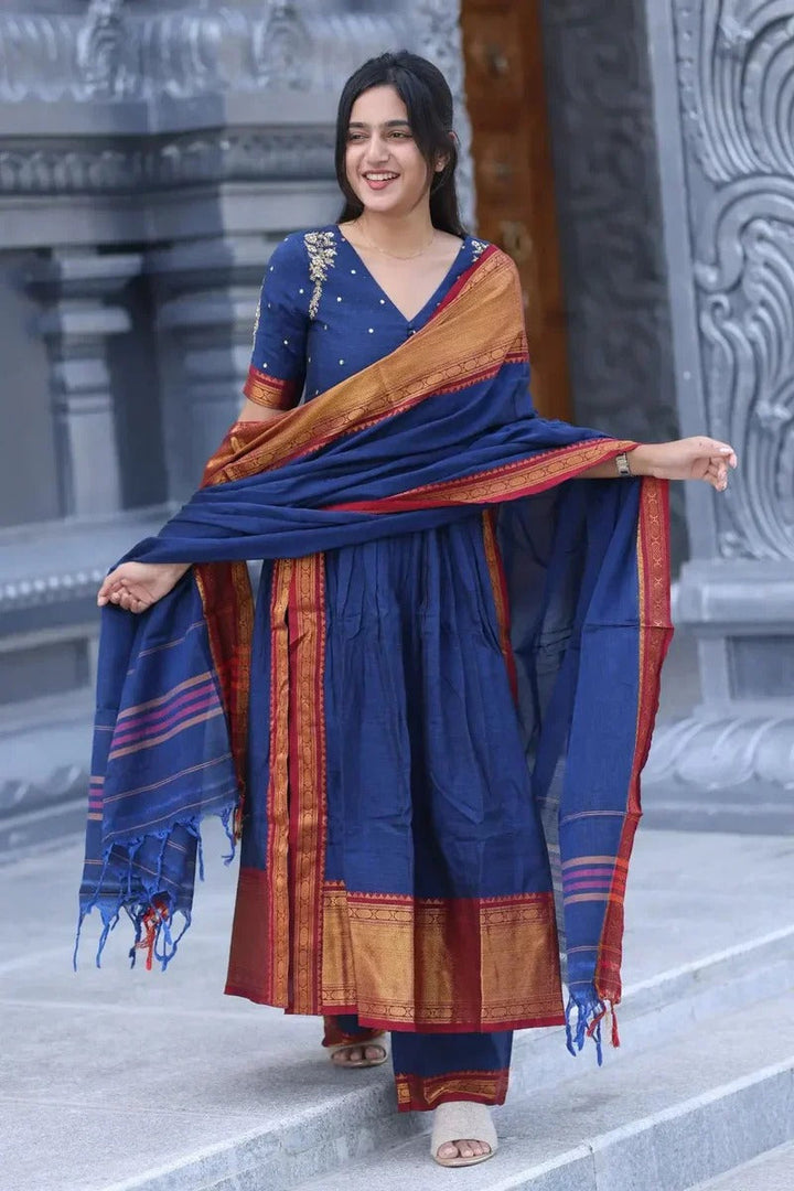 Premium Blue Saree with Contrast Pallu Modern Indian Fashion
