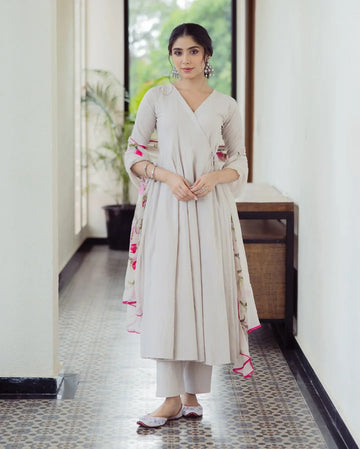 Stylish White Embroidered Kurti with Dupatta Modern Traditional Fashion
