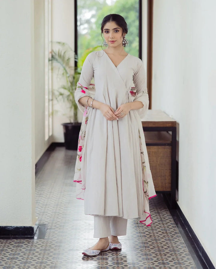 Stylish White Embroidered Kurti with Dupatta Modern Traditional Fashion