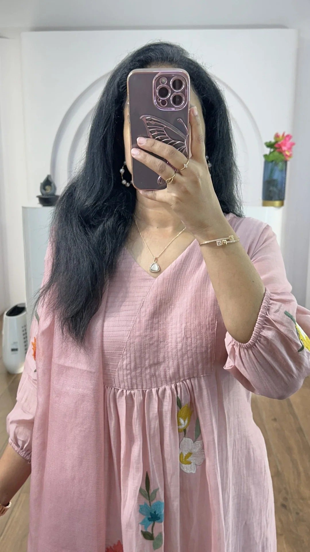 Elegant Pink Traditional Outfit for Women Chic Ethnic Style