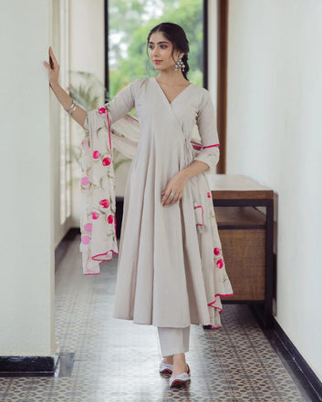 Stylish White Embroidered Kurti with Dupatta Modern Traditional Fashion