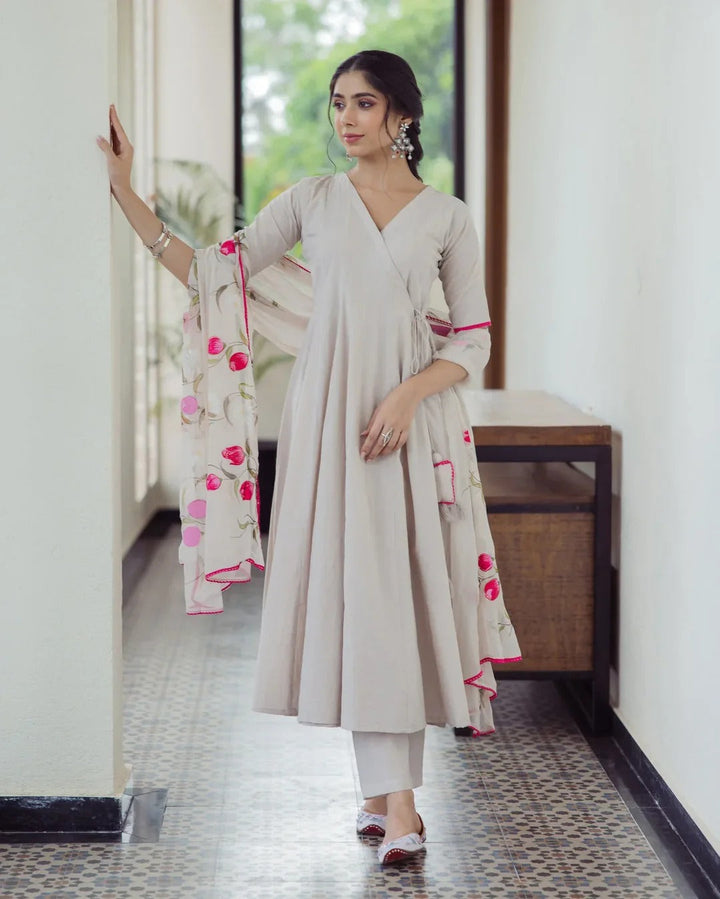 Stylish White Embroidered Kurti with Dupatta Modern Traditional Fashion