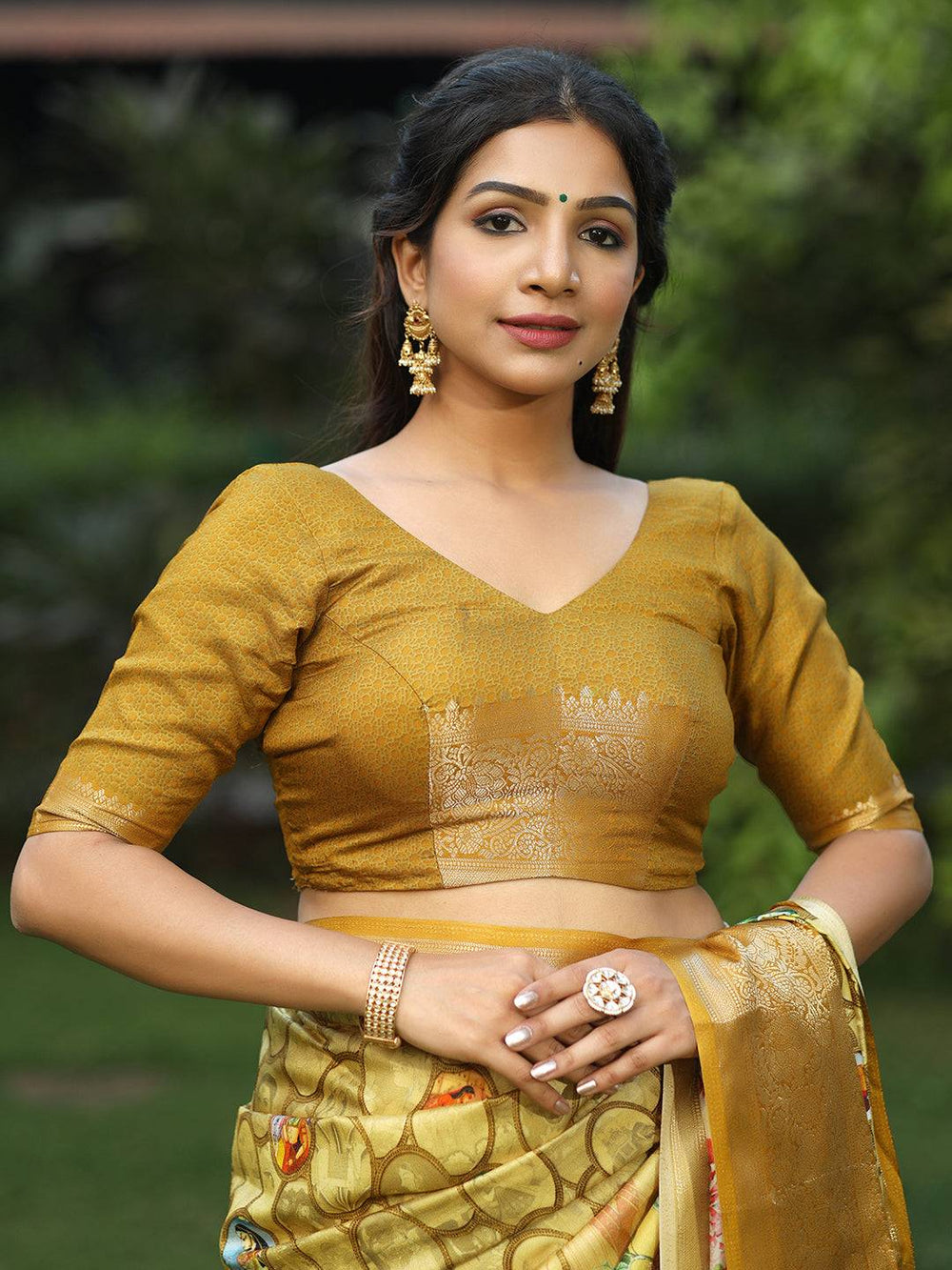 Golden Kanjivaram Silk Saree with Floral Print & Rich Zari Border
