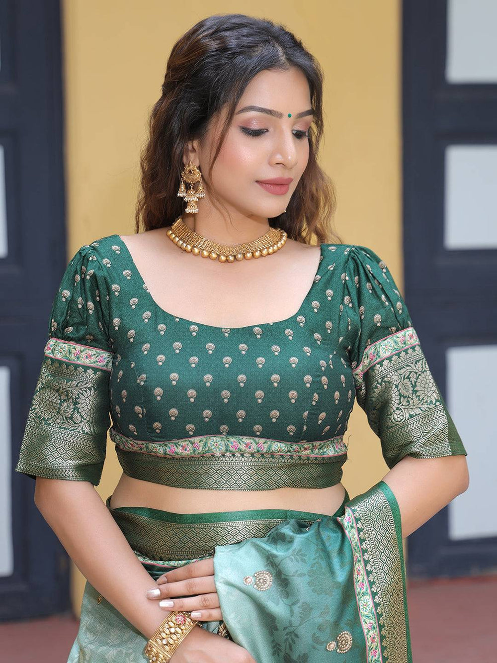 Emerald Green Kanjivaram Silk Saree with Royal Mughal Art Pallu