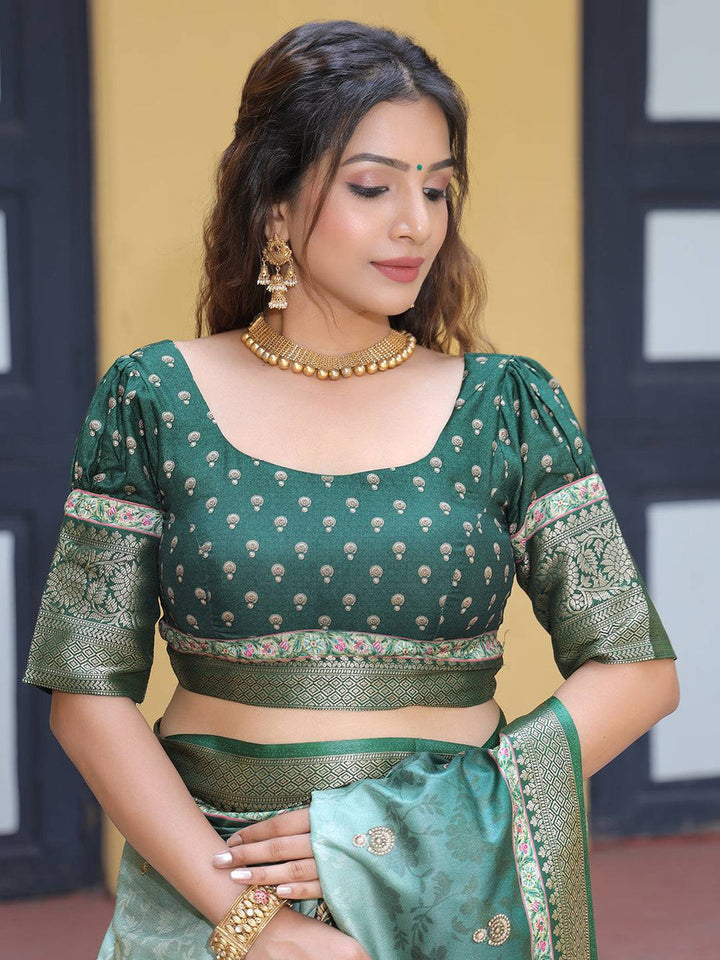 Emerald Green Kanjivaram Silk Saree with Royal Mughal Art Pallu