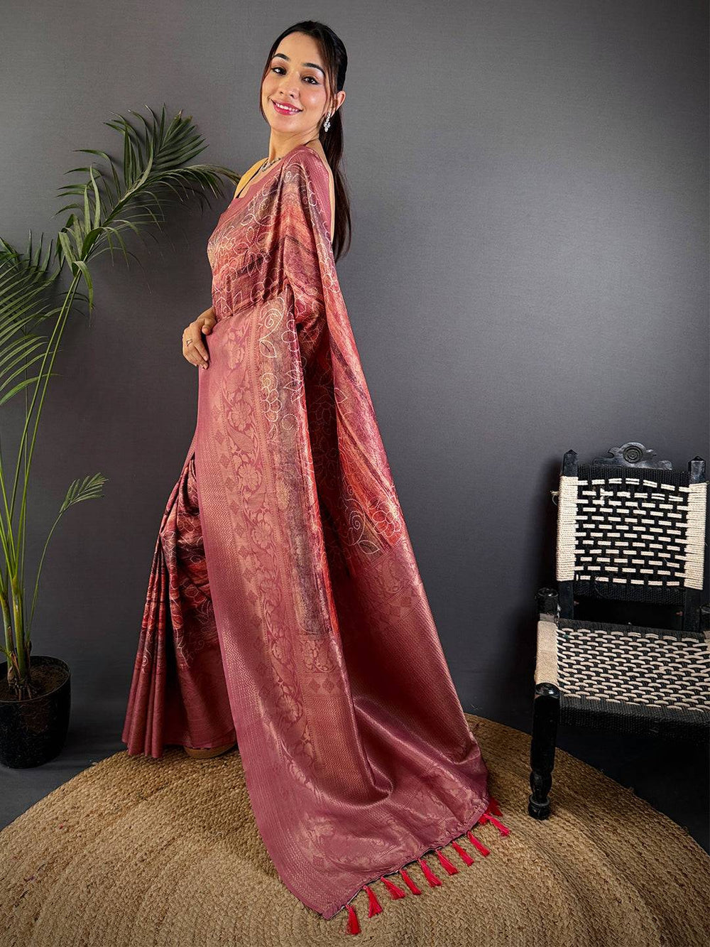 Rose Pink Banarasi Silk Saree with Intricate Zari Weaving & Rich Pallu