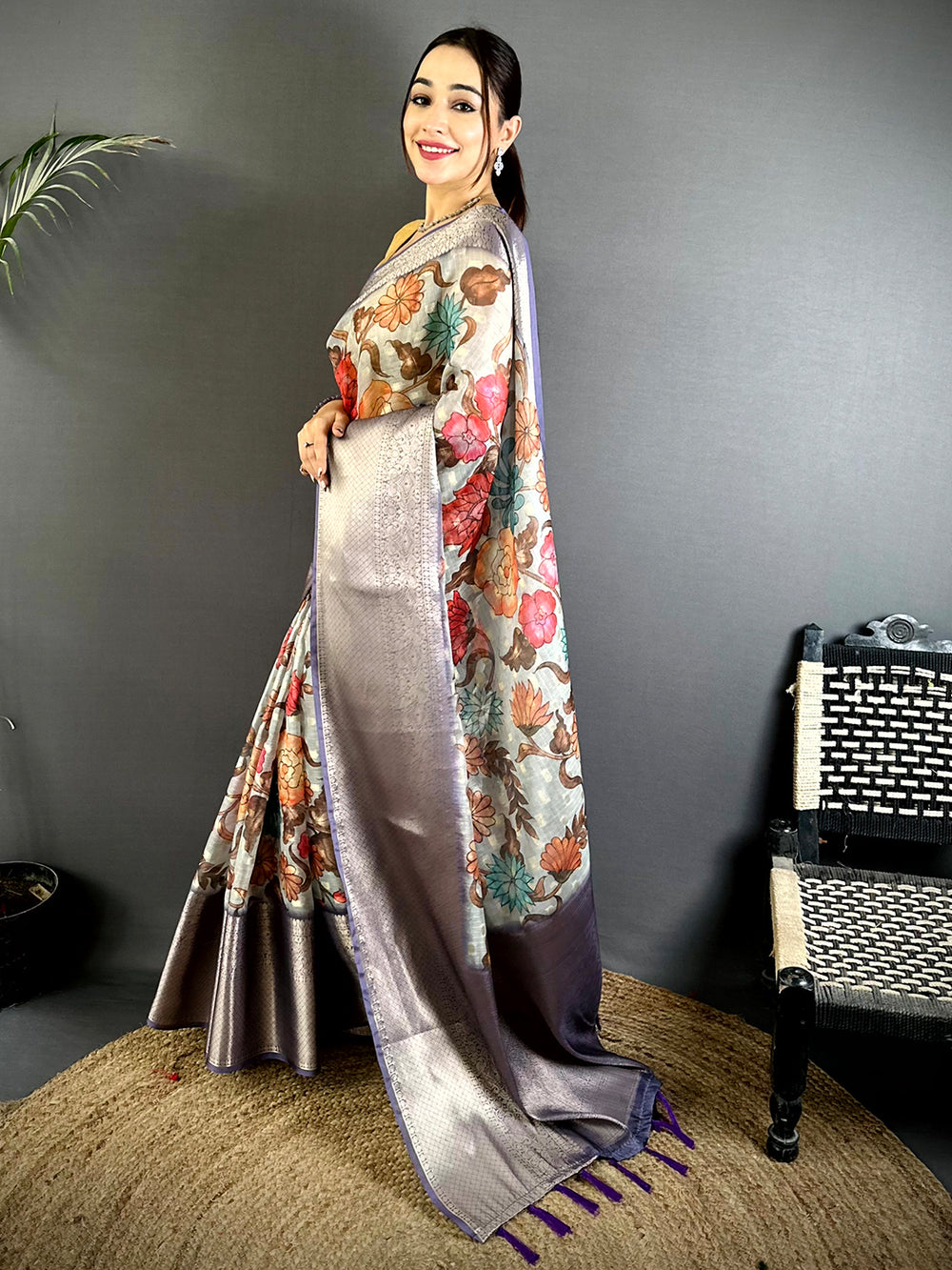 Lavender Linen Silk Saree with Floral Print & Zari Woven Pallu