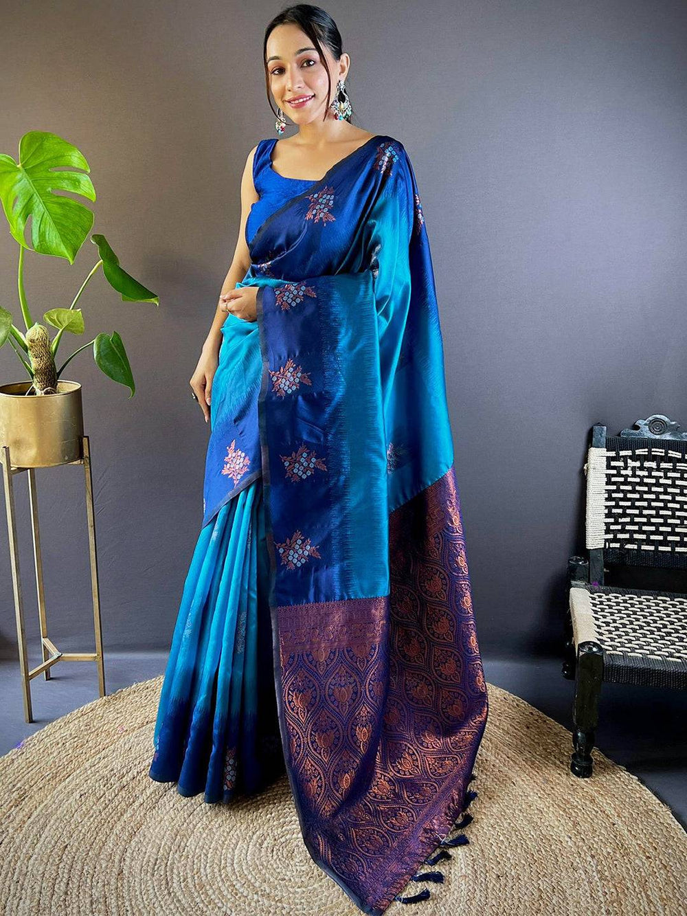 Royal Blue Kanjivaram Silk Saree with Copper Zari Weaving & Contrast Pallu