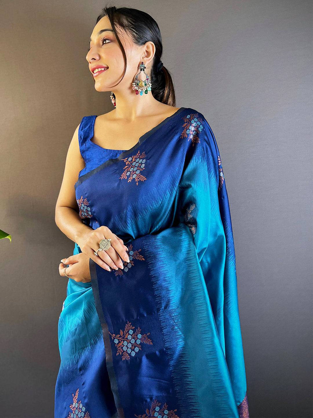 Royal Blue Kanjivaram Silk Saree with Copper Zari Weaving & Contrast Pallu