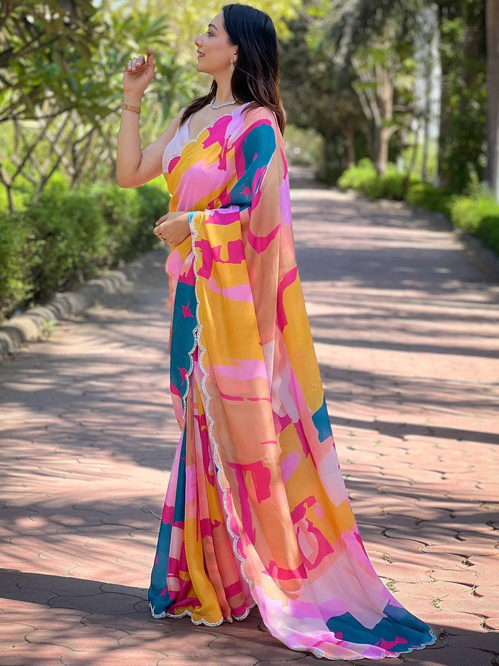 Multicolor Abstract Printed Georgette Saree with Scallop Border