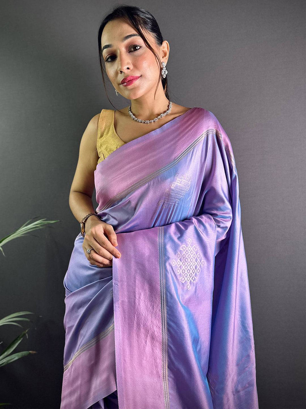 Lavender Soft Silk Saree with Woven Zari Design & Contrast Border