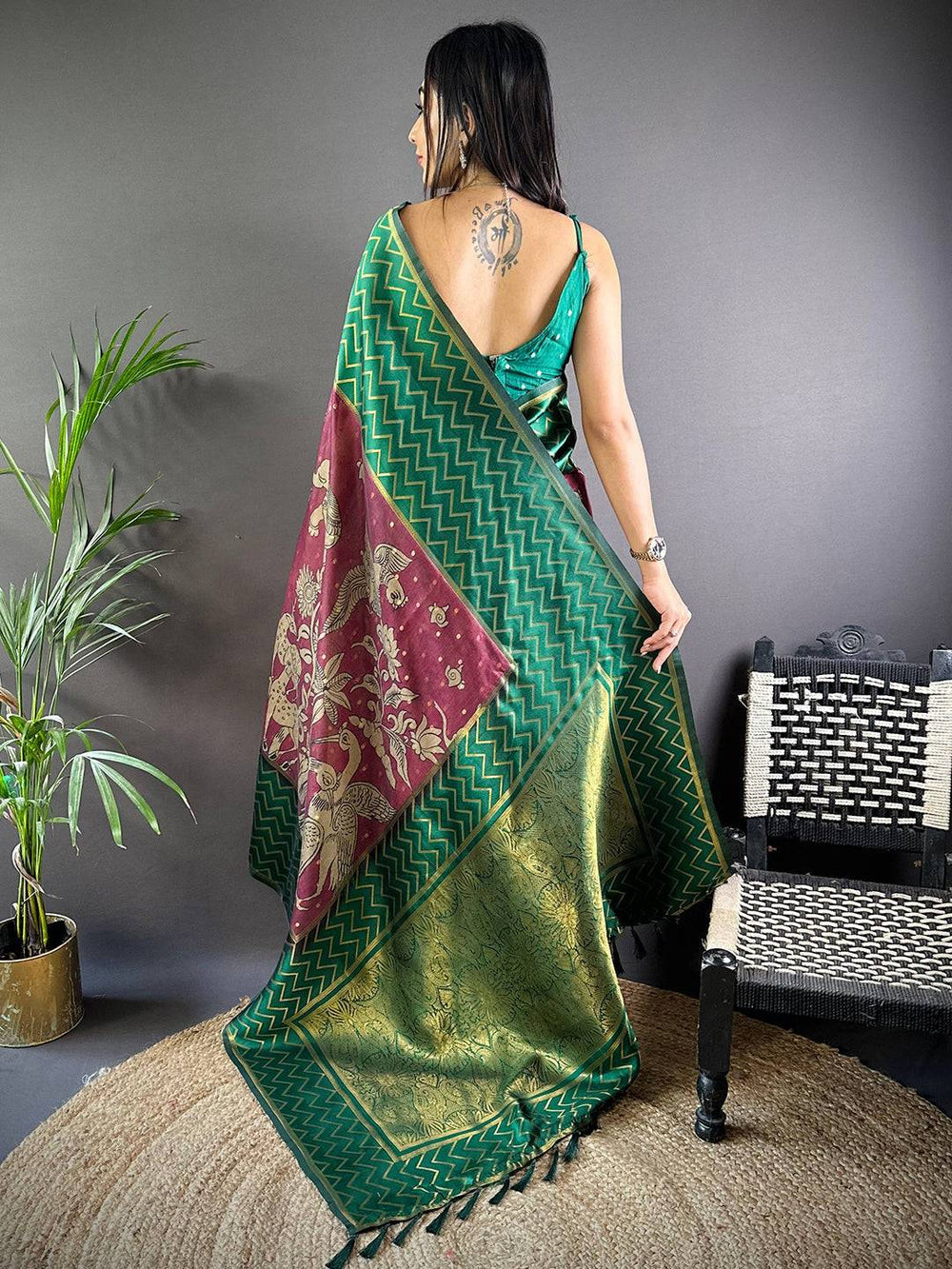 Green Soft Silk Saree with Zigzag Weave & Maroon Pallu