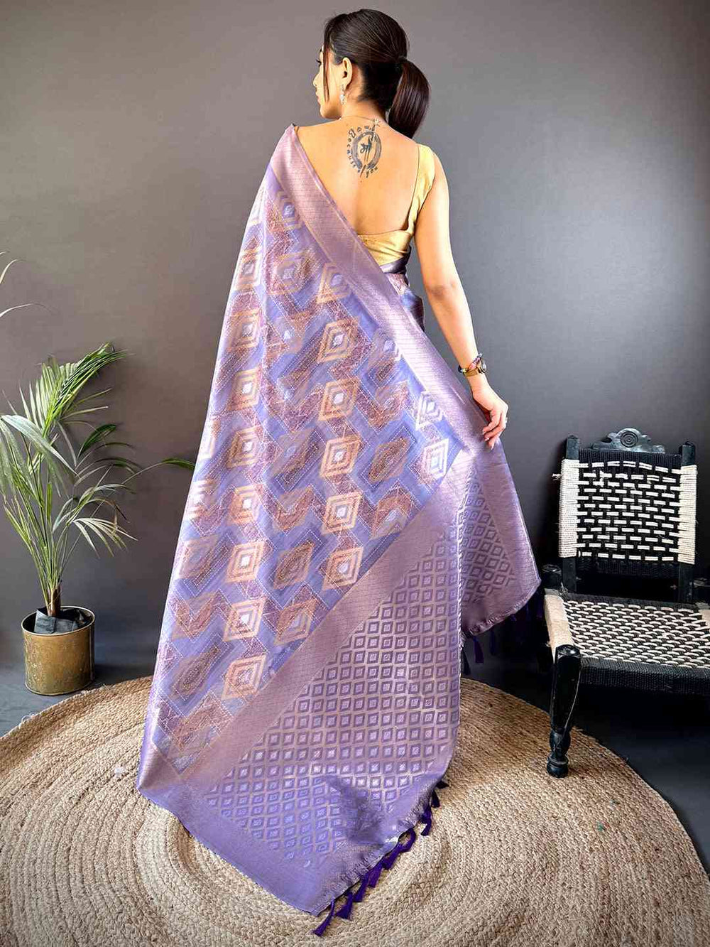 Lavender Banarasi Silk Saree with Intricate Geometric Zari Weaving & Elegant Pallu