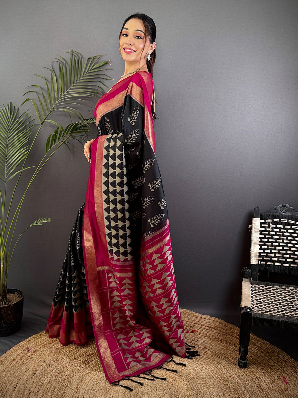 Black & Magenta Ikat Patola Silk Saree for Women
