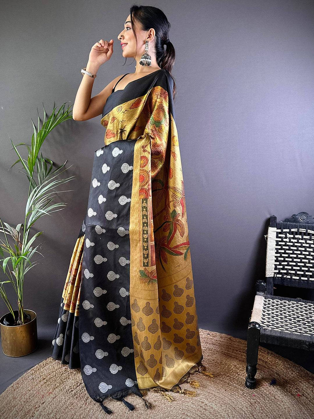 Black & Gold Banarasi Silk Saree with Woven Silver Motifs & Rich Artistic Pallu